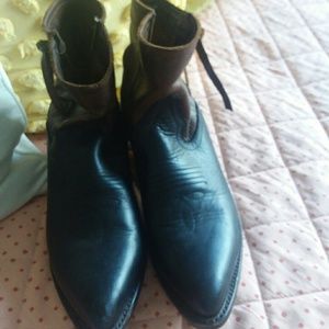 Frye pull on ankle boots size 8